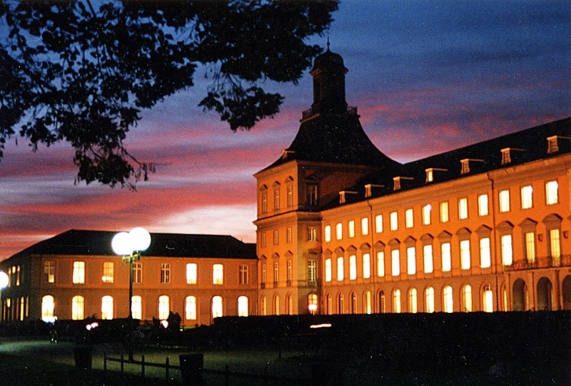 Das Universitätshauptgebäude in Bonn; Foto: U. Klopp