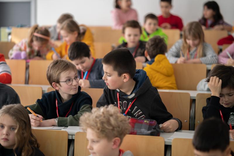 Einmal im Semester erobern Kinder die Hörsäle der Hochschule Coburg: Auch 2023 hatten die kleinen Studierenden viel Spaß. 