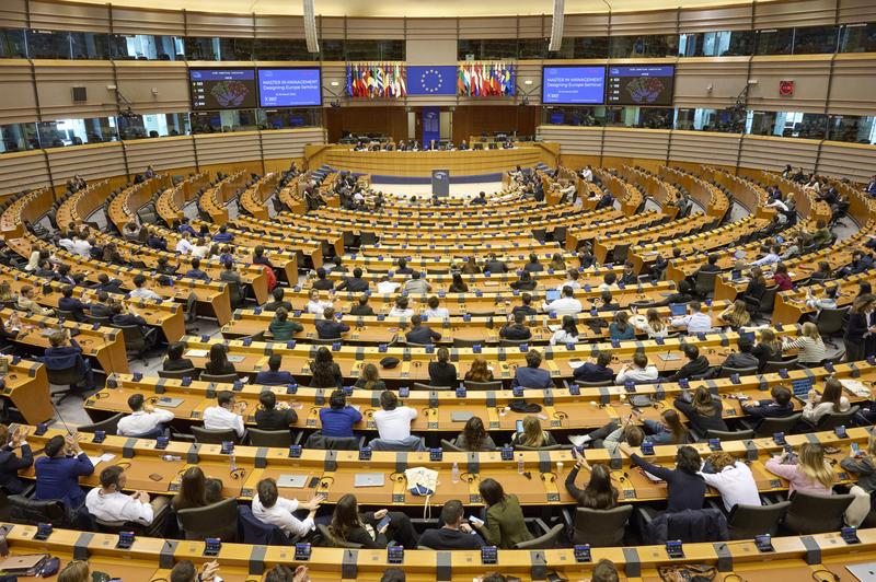 Studierende im EU-Parlament