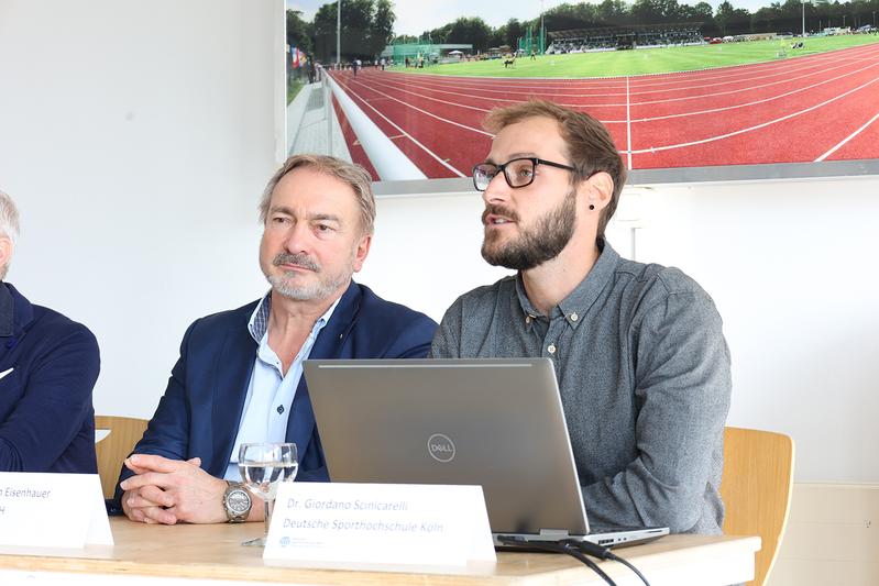 Dr. Giordano Scinicarelli bei der Vorstellung der Studie