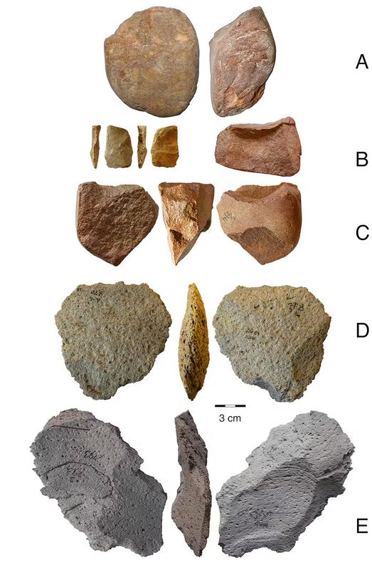 1,4 Millionen Jahre alt sind diese Steinwerkzeuge aus Korolevo, die Archäologen unserem frühesten Vorfahren - dem Homo erectus - zuordnen.