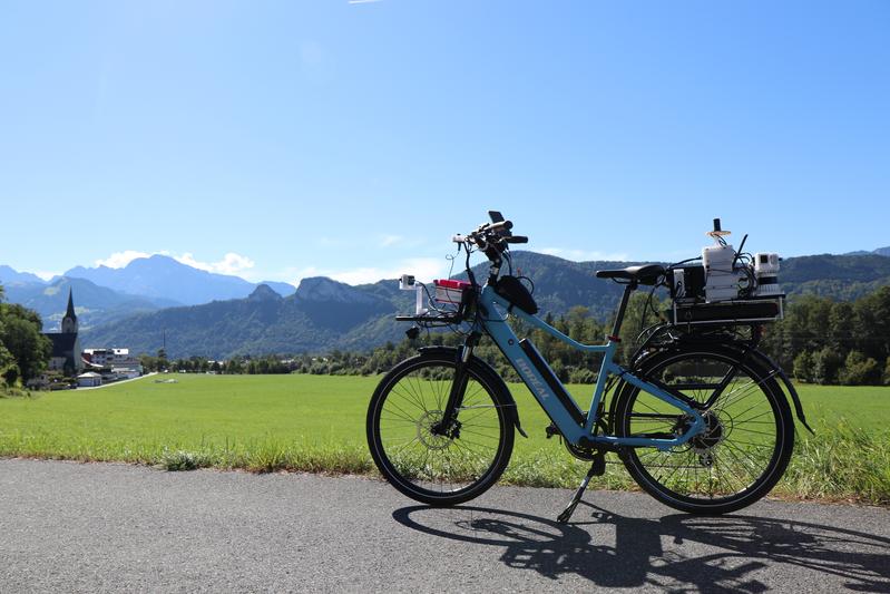 Sensorfahrrad Holoscene Bike von Boréal Bikes bei Testfahrten in der Gemeinde Puch bei Hallein 