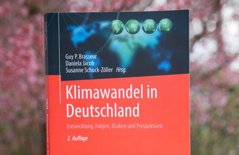 Buchcover: „Klimawandel in Deutschland“ 