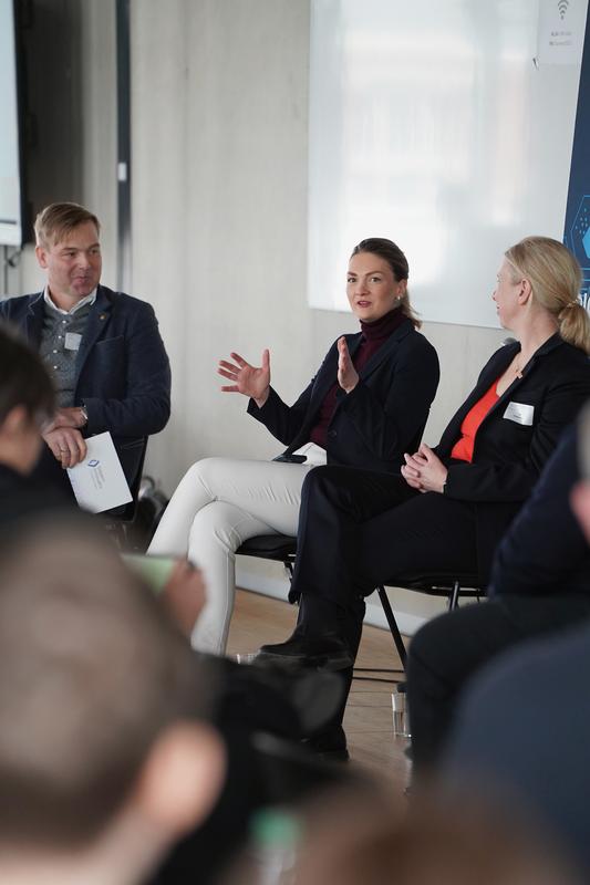 Judith Gerlach (Bayerische Staatsministerin für Gesundheit, Pflege und Prävention) im Panel Takl er Konferenz "Digital Health and Care"