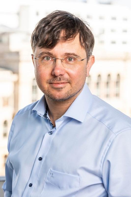 Prof. Dr. André Eckardt ist Sprecher der neuen trinationalen Forschungsgruppe. Seit 2020 lehrt und forscht er am Institut für Theoretische Physik der TU Berlin.