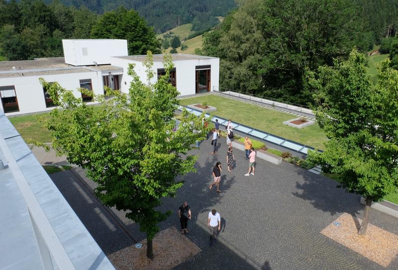 Mathematikerinnen und Mathematiker aus der ganzen Welt begegnen sich am Mathematischen Forschungsinstitut in Oberwolfach