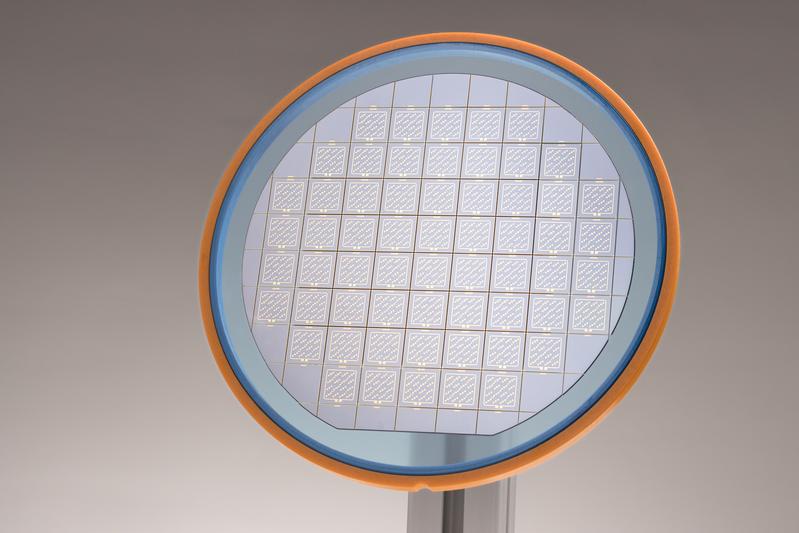 OFET-Substrate des Fraunhofer IPMS als Wafer