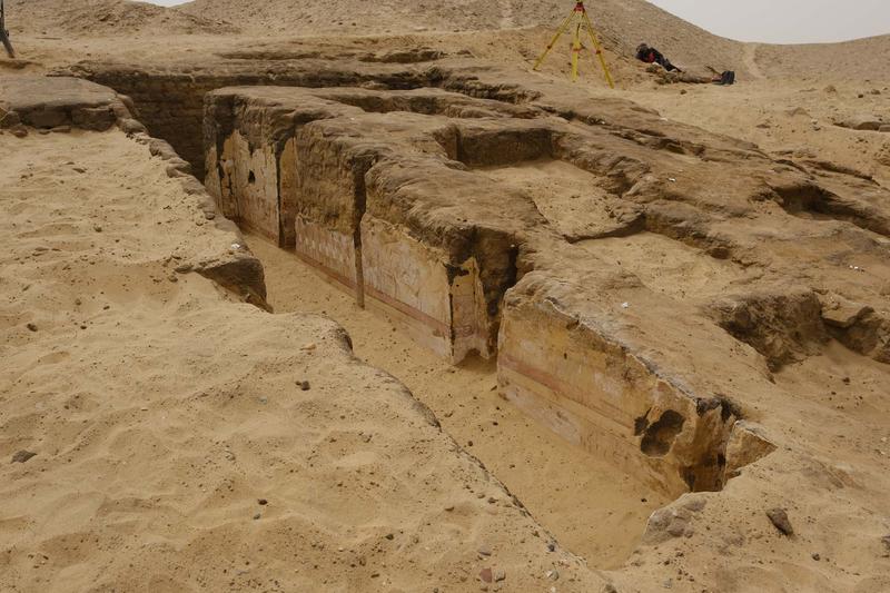 The painted corridor in the mastaba of the Seneb-nebef