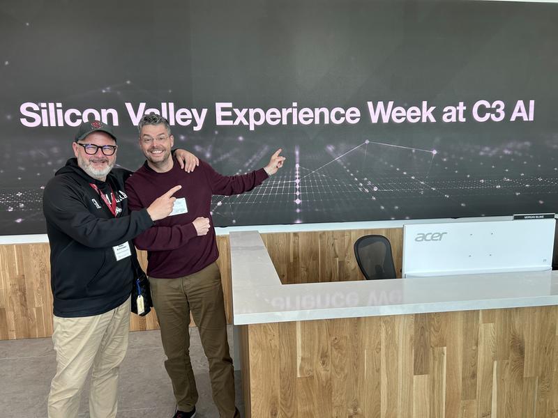 Prof. Peter Schmieder (li.) und Alexander Dorn, Program Manager Silicon Valley Program des BITZ Oberschneiding bei C3 AI Redwood City, California.