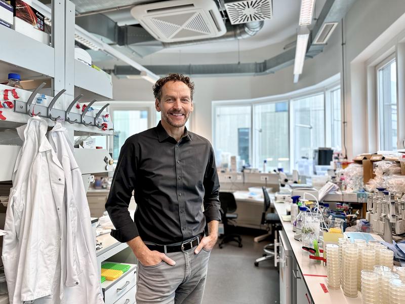 Martin Hetzer. The Institute’s president and molecular biologist is captivated by solving the mysteries behind the aging process and the extended lifespan of humans.