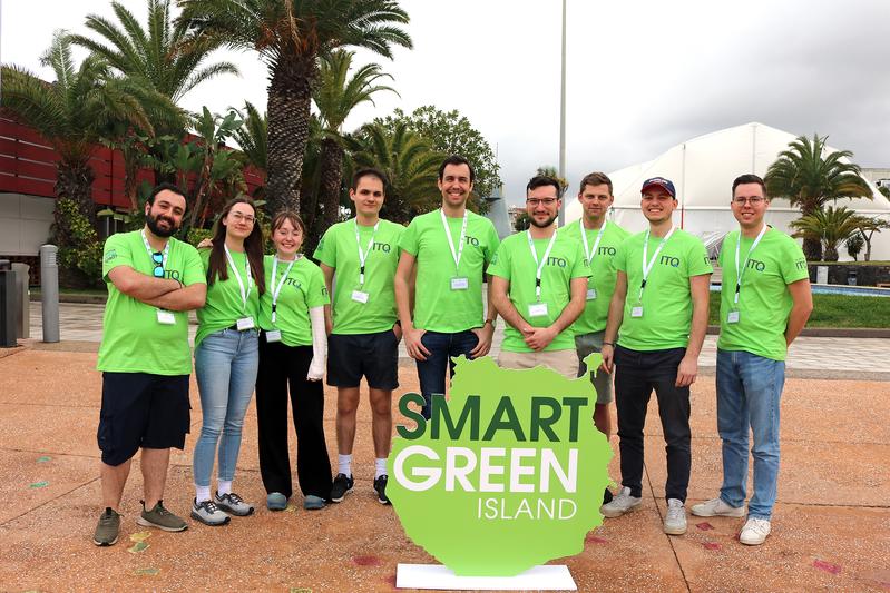 Die THWS-Delegation auf Gran Canaria (v. li.): Khader Karkar, Emma Keidel, Marie Gebert, Julius Lahaye, Prof. Dr.-Ing. Jörg Missbach, Fabian Englert, Johannes Bauer, Boas Lex und Jan Schmidt 