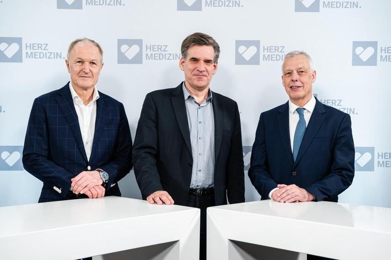 Prof. Dr. Volkmar Falk, Charité – Universitätsmedizin, Prof. Dr. Stefan Blankenberg, Universitätsklinikum Hamburg-Eppendorf; Prof. Dr. Thomas Voigtländer, Vorsitzender der Deutschen Herzstiftung (v.l.n.r.)