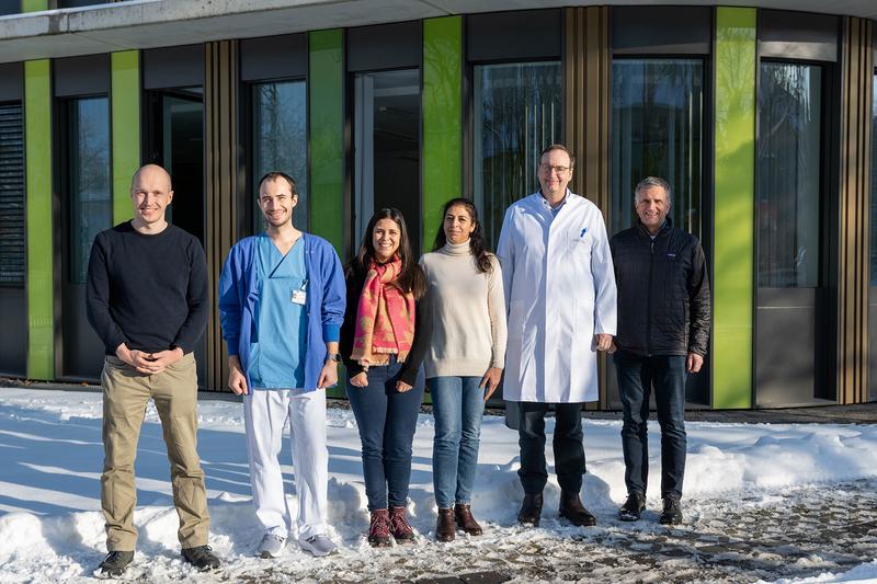 Bonn researchers gain completely new insights into kidney diseases thanks to automated image analysis: (from left): Prof. Alexander Effland, Dr. Alexander Böhner, Alice Jacob, Prof. Zeinab Abdullah, Prof. Christian Kurts and Prof. Martin Rumpf