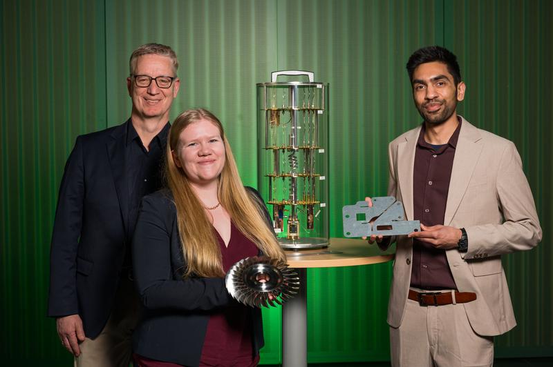 Wolfgang Maaß (left), doctoral research student Hannah Stein and researcher Ankit Agrawal (right) are working with partners from industry and academia to harness the power of quantum computational methods for the metalworking industry.