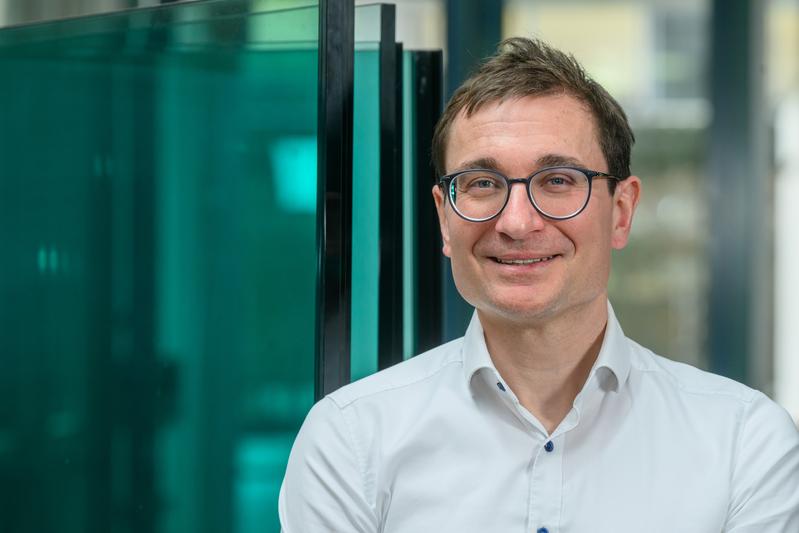 Prof. Dr. Tobias Erb erhält einen ERC Advanced Grant für seine Forschung an der Vergangenheit und Zukunft der Fotosynthese. 