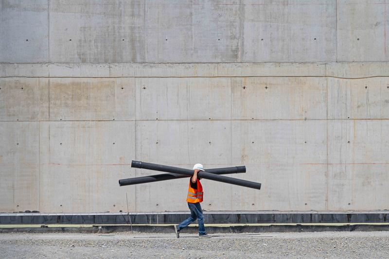 Bauarbeiter auf einer Baustelle in Jena. Themen rund um die Transformation in der Arbeitswelt stehen im Fokus des diesjährigen Thüringen-Monitor.