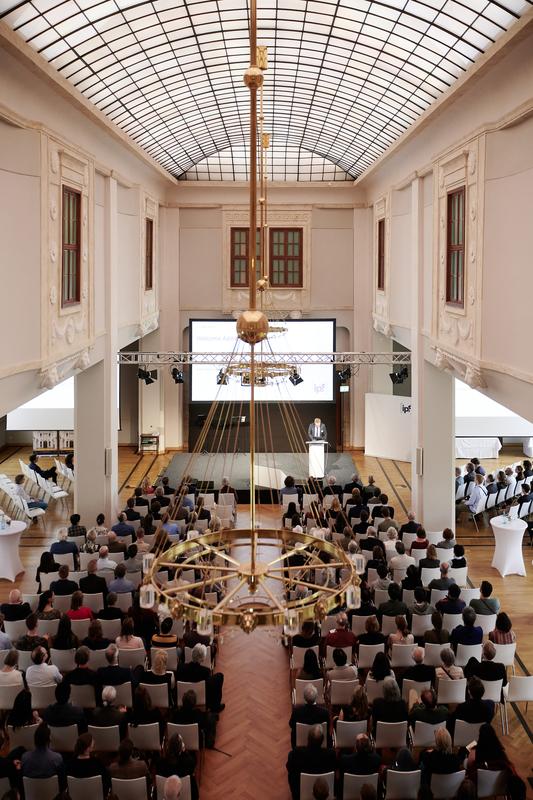 Annual Reception of the Leibniz Institute of Polymer Research Dresden at the Löwensaal 