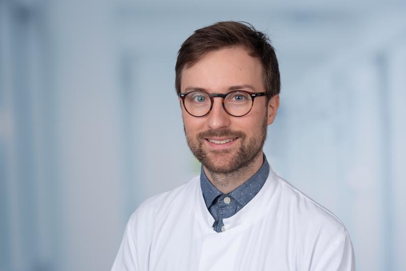 Dr Nils Lehnen, Senior Physician at the Clinic for Diagnostic and Interventional Neuroradiology and Paediatric Neuroradiology at the UKB