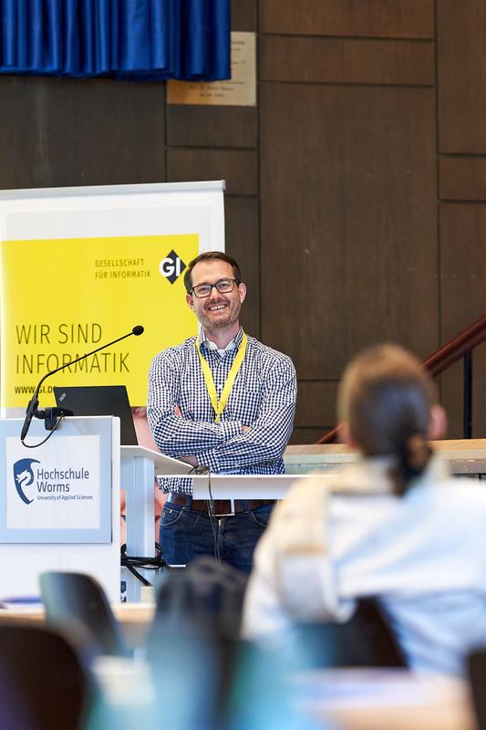 Professor Andreas Mayer bei seinem Vortrag auf der diesjährigen GI Sicherheit Konferenz.