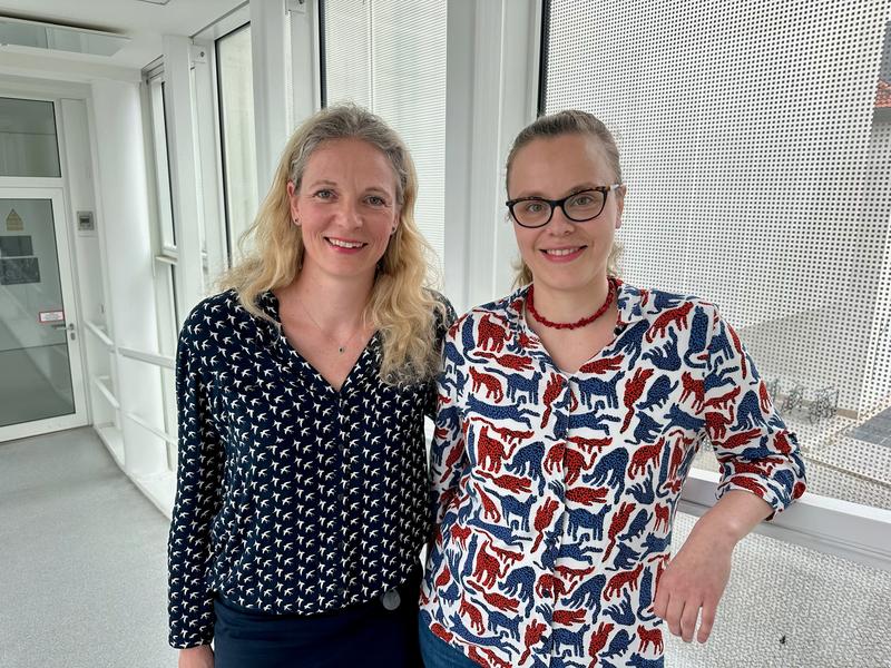 Erstautorinnen Dr. Alena van Bömmel (l.) und Dr. Maja Olecka vom Leibniz-Institut für Alternsforschung – Fritz-Lipmann-Institut (FLI).