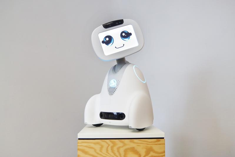  Bei Salzburg Research den freundlichen Roboter Buddy kennenlernen und entdecken, wie er auf sein Gegenüber reagiert.
