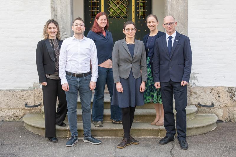 Clarissa Gobiet (ProTrainU) mit den Geförderten Dr. Marian Sauter, Dr. Nadine Müller-Klein und Jun.-Prof. Andrea Pannwitz sowie Dr. Cornelia Estner (ProTrainU) und Prof. Dieter Rautenbach, Vizepräsident für Karriere 