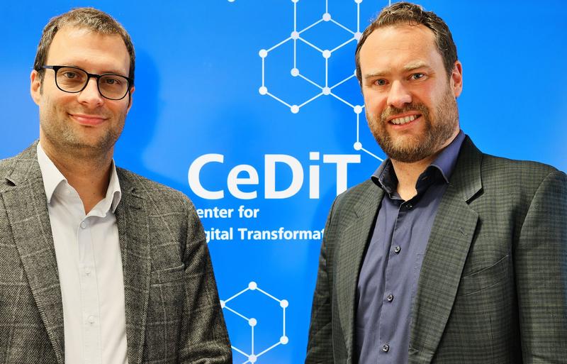 Prof. Dr. Stefan Morana (l.) und Jun.-Prof. Dr. Eric Grosse