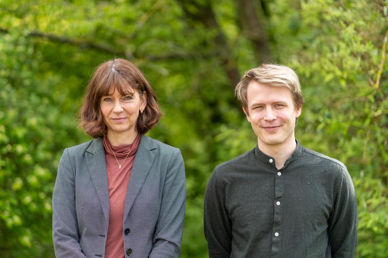 Prof. Dr. Claudia Steinem und Dr. Dominik Ruppelt vom Institut für Organische und Biomolekulare Chemie.