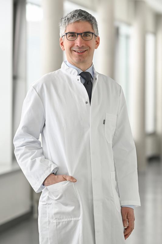 Univ.-Prof. Dr. Dr. med. Peter Charbel Issa leitet seit April 2024 die Klinik und Poliklinik für Augenheilkunde am Universitätsklinikum rechts der Isar.
