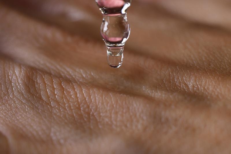 Lab-grown skin models are used for systematic testing of the effects of plant oils on human skin.