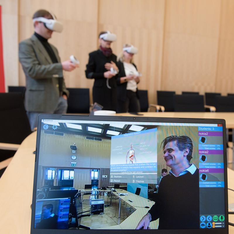 Workshop mit Virtual Reality-Elementen am Zentrum für wissenschaftliche Weiterbildung, das im BTU-Programm zum Potsdamer Tag der Wissenschaften präsent ist.  
