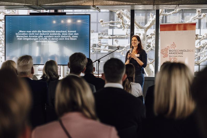 Dr. Rita Spannenberger von BioNTech hielt eine der beiden Keynotes
