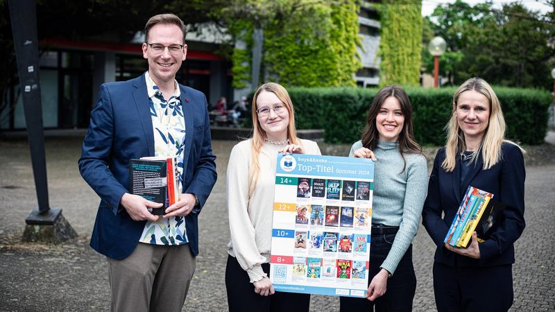 Das boys & books-Team der PHKA mit Prof. Dr. Ina Brendel-Kepser (r.)