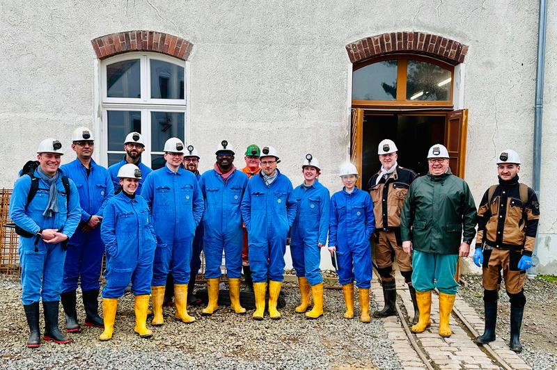 Das Kickoff-Treffen für das Projekt MOVIE hat in Freiberg stattgefunden und war mit dem Befahren eines Lehr- und Forschungsbergwerks verbunden.