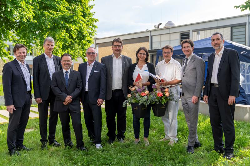 Prorektor Raoul Zöllner, Rektor Oliver Lenzen, Professor Marc Wettlaufer, Hilmar Weber, Vorstandsvorsitzender der Thomas Gessmann-Stiftung, Professor Jochen Haas, Professorin Katja Mannschreck (v.l.n.r.)