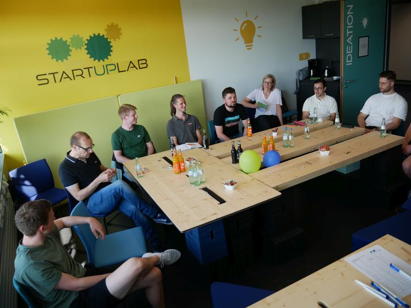  Beim Kick-off-Meeting lernten sich die sechs neuen KickStart-Projektteams des Förderprogramms kennen und nutzten die Gelegenheit, sich untereinander auszutauschen.