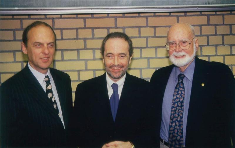 José Carreras mit Prof. Hans-Jochem Kolb (li.), und Prof. Dr. Edward D. Thomas (re.), 1988