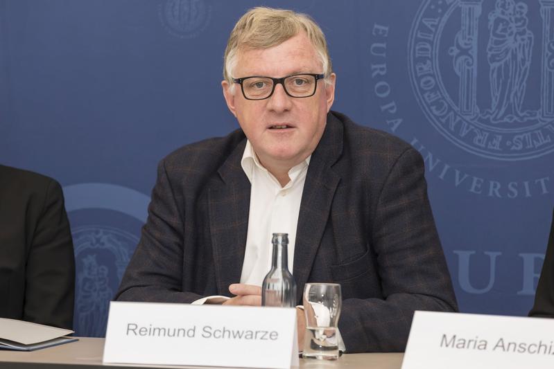 Prof. Dr. Reimund Schwarze