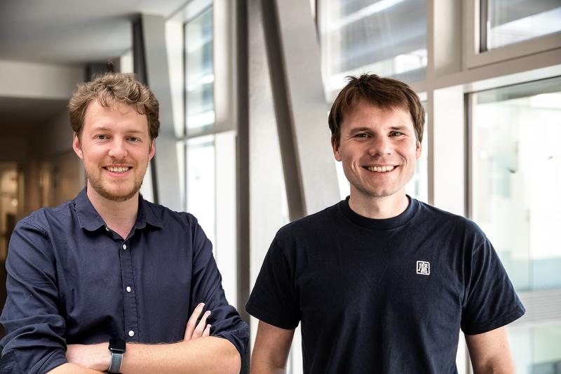 David Brückner and Gašper Tkačik forschen am Institute of Science and Technology Austria (ISTA)