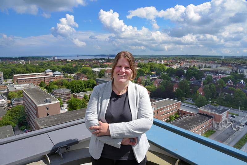 Dr. Andrea Göhring arbeitet mit ihrer Emmy-Noether-Nachwuchsgruppe "Sea Spray"am Leibniz Labor für Altersbestimmung und Isotopenforschung der CAU.