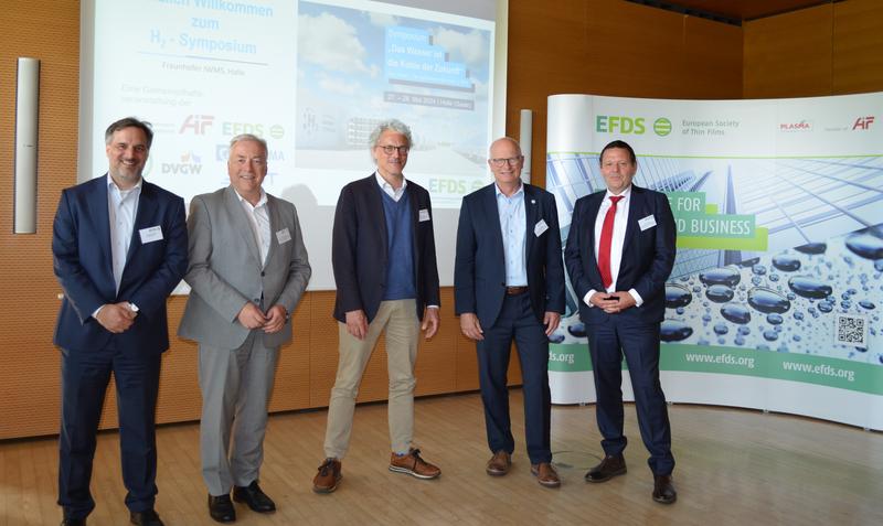 Dr. Florian Ausfelder (DECHEMA), Frank Gröschl (DVGW), Prof. Dr. Harry Hoster (ZBT), Dr.-Ing. Stefan Haep (IUTA), Prof. Dr.-Ing. Udo Klotzbach (EFDS) (v.l.)