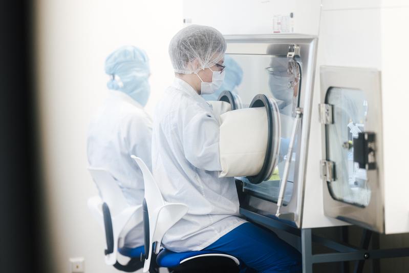 Stem cells are processed in a clean room before freezing. The clean room has a very low concentration of airborne particles and organisms in order to minimize the risk of contamination. 