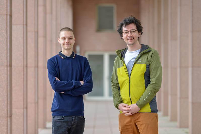 Lars Meschede (links) und Thomas Kirchner haben eine Einladung zur Nobelpreisträgertagung nach Lindau erhalten.