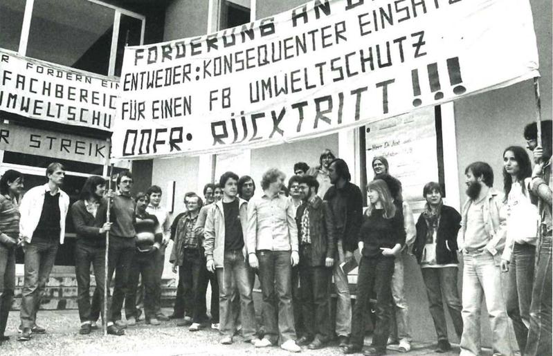 Demonstration Studierender am Fachbereich Landbau im Juni 1981 für die Umwandlung des Studiengangs „Umweltschutz“ in einen eigenen Fachbereich.