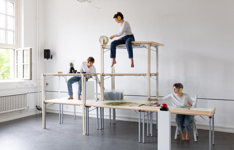 Installationen und Performances verschiedener Kunst- und Design-Studiengänge finden vom 18. bis 21. Julil während der Jahresausstellung der Muthesius Kunsthochschule in Kielstatt. 