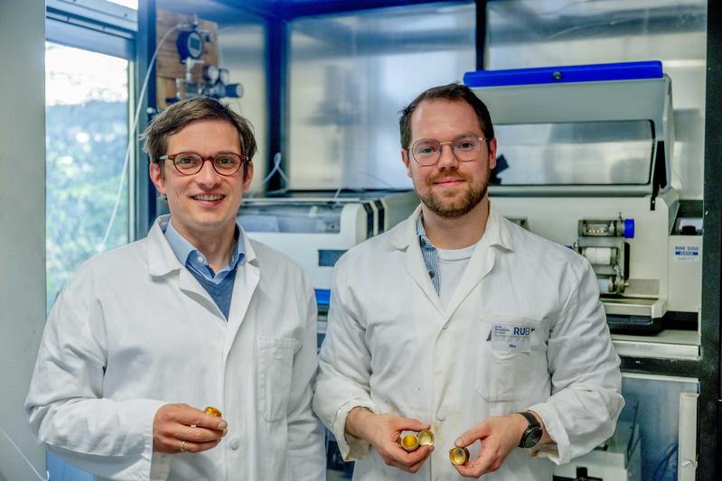  Lars Borchardt (links) und Maximilian Wohlgemuth hoffen, industrielle Prozesse wesentlich nachhaltiger gestalten zu können.