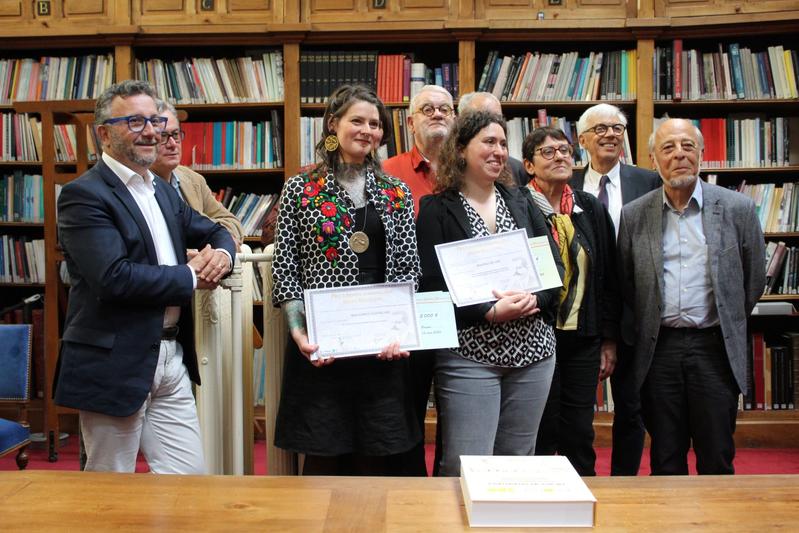 v.l.n.r.: Yves Nicolin, Bürgermeister von Roanne, Vincent Guichard, Generaldirektor BIBRACTE EPCC, Carole Quatrelivre, Preisträgerin des J. Déchelette-Preises, Jean-Jacques Banchet, Beigeordneter für Kultur, Pierre Nouvel, Pierre Nouvel, Profe