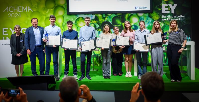 Die siegreichen Teams vom Friedrich-Dessauer-Gymnasium / Aschaffenburg, dem Ratsgymnasium / Gladbeck, und von der Edith-Stein-Schule / Darmstadt