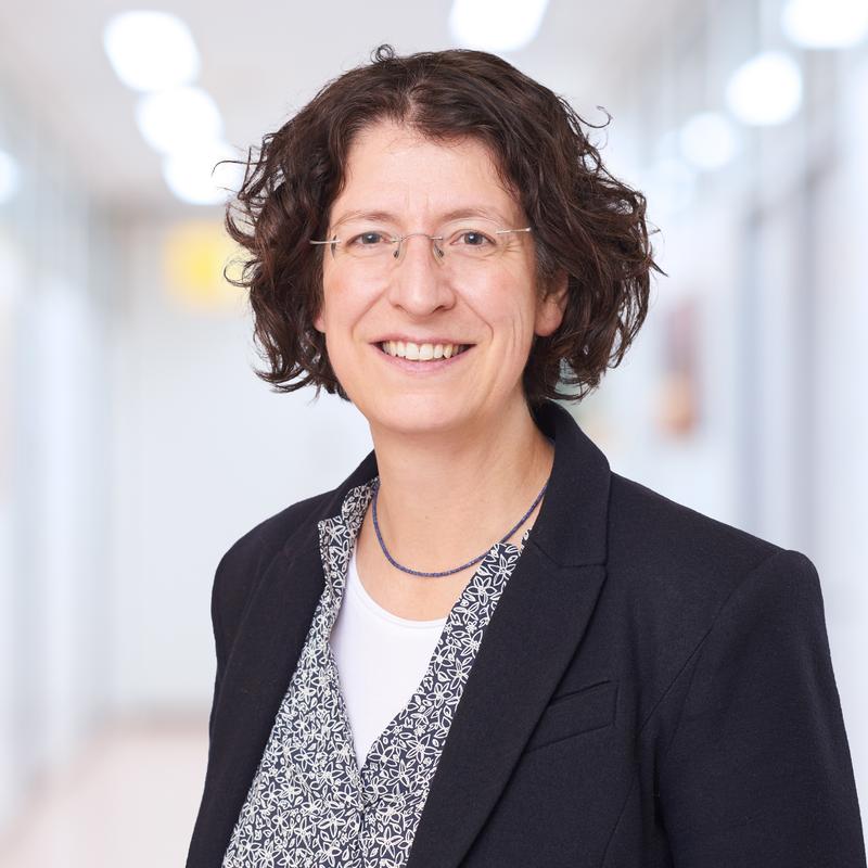 Prof. Brit Mollenhauer, Professor at the Department of Neurology and Head of the "Translational Biomarker Research in Neurodegenerative Diseases" working group at UMG and Chief Physician of the Department of Neurology at the Paracelsus-Elena-Klinik Kassel