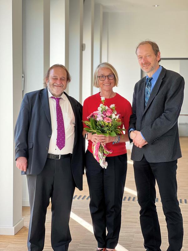 Prof. Dr. Werner Reinhart, gegenwärtiger Präsident, Prof. Dr. Christiane Hipp, neu gwählte Präsidentin der EUF, und Prof. Dr. Volkmar Herkner, Senatsvorsitzender der EUF